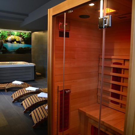 Centrum Restauracyjno-Hotelowe Florres Pawlowiczki Bagian luar foto