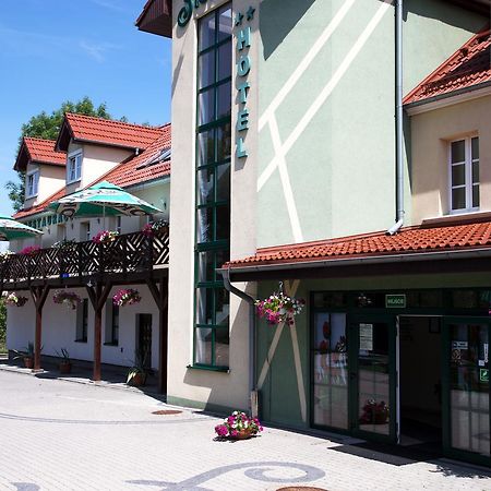 Centrum Restauracyjno-Hotelowe Florres Pawlowiczki Bagian luar foto