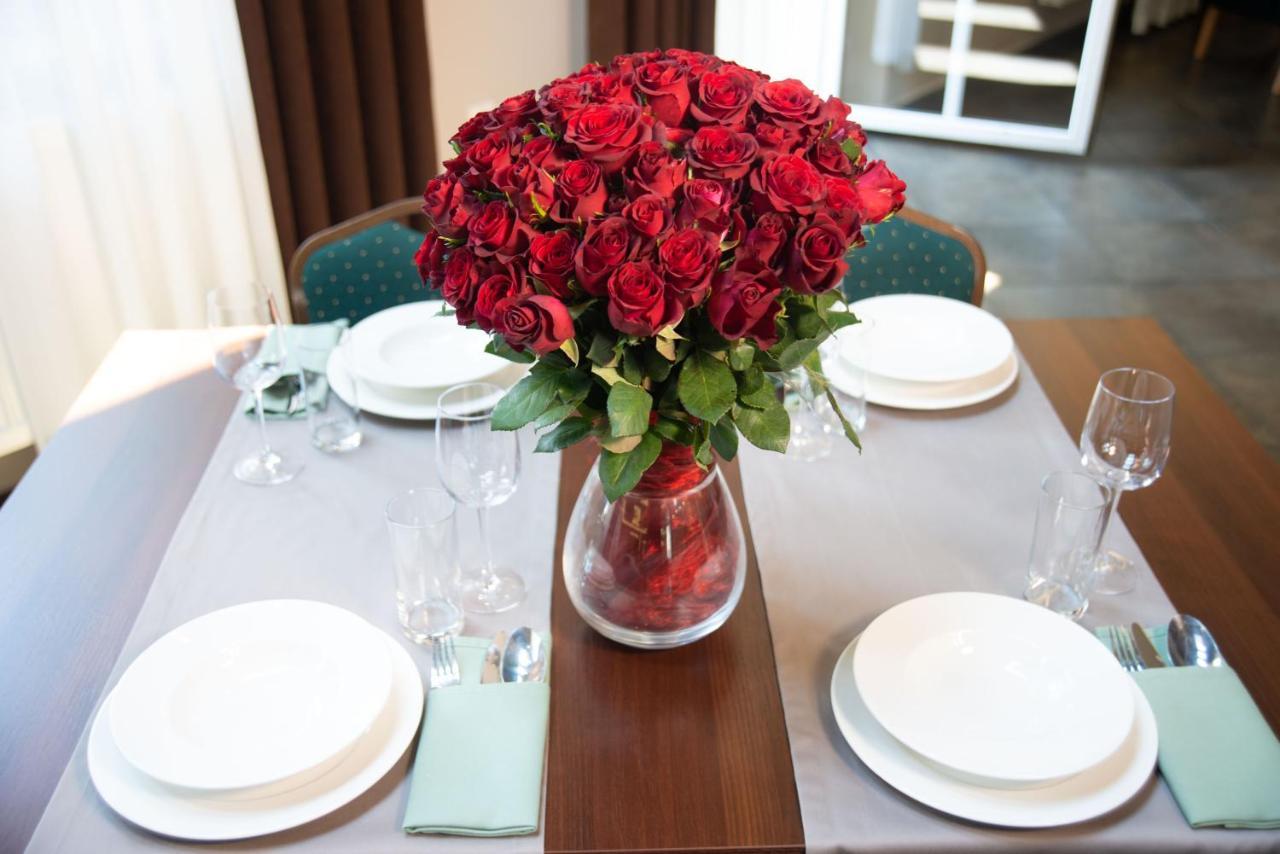 Centrum Restauracyjno-Hotelowe Florres Pawlowiczki Bagian luar foto