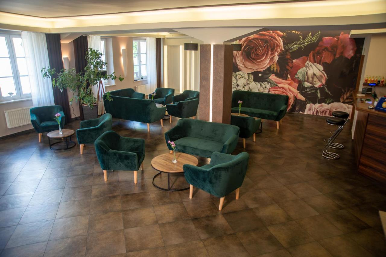 Centrum Restauracyjno-Hotelowe Florres Pawlowiczki Bagian luar foto
