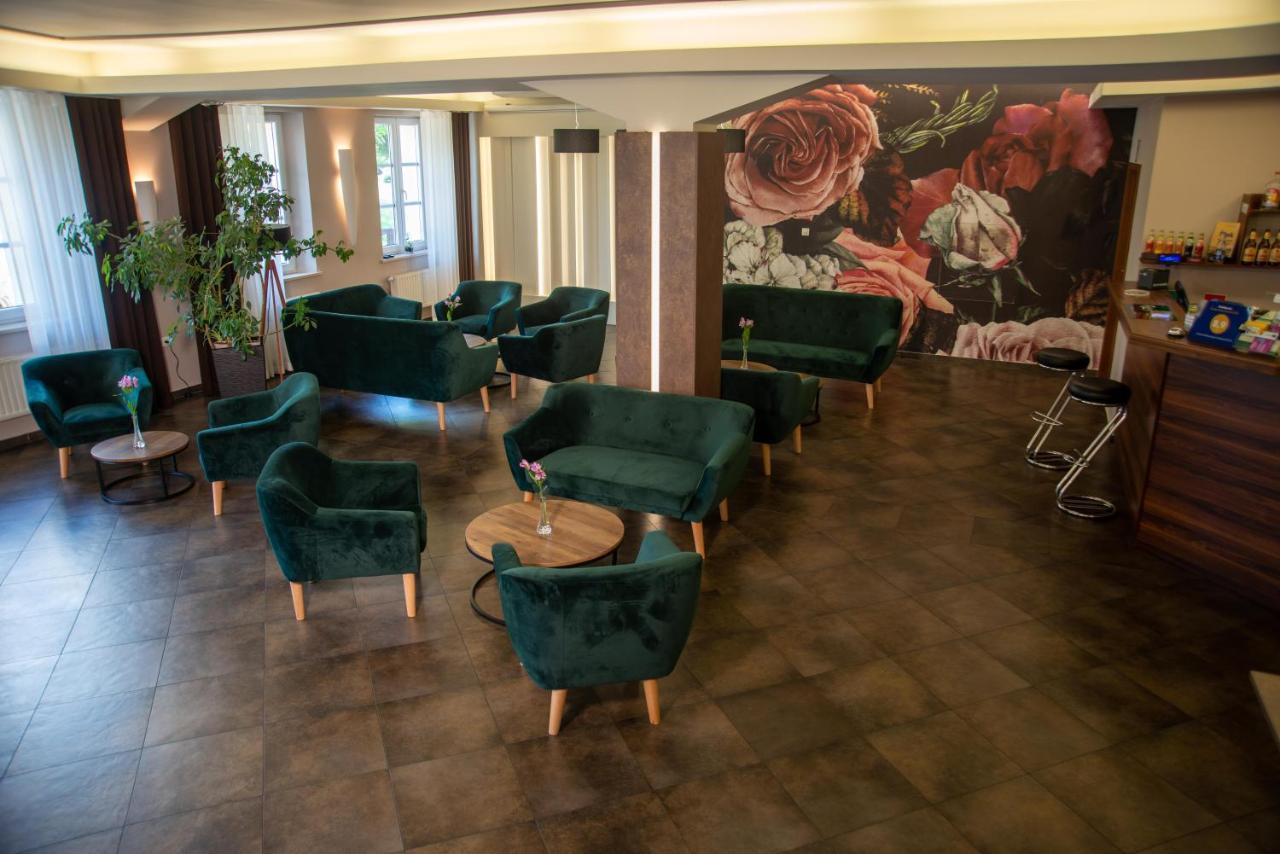 Centrum Restauracyjno-Hotelowe Florres Pawlowiczki Bagian luar foto