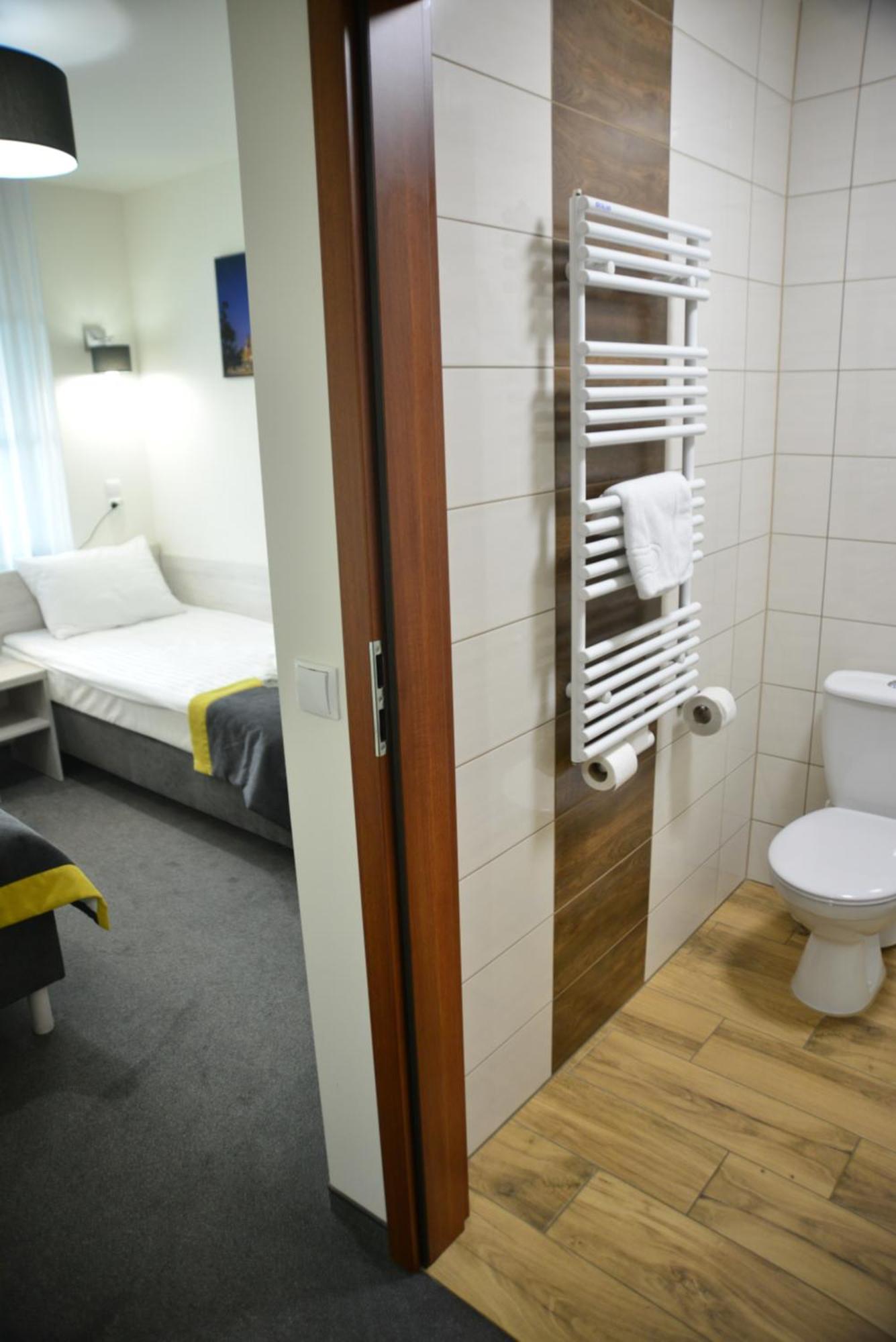 Centrum Restauracyjno-Hotelowe Florres Pawlowiczki Bagian luar foto