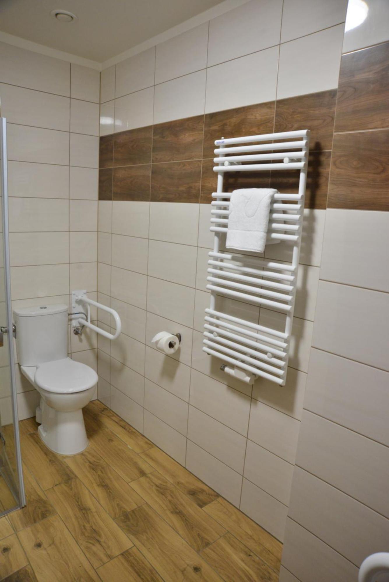 Centrum Restauracyjno-Hotelowe Florres Pawlowiczki Bagian luar foto