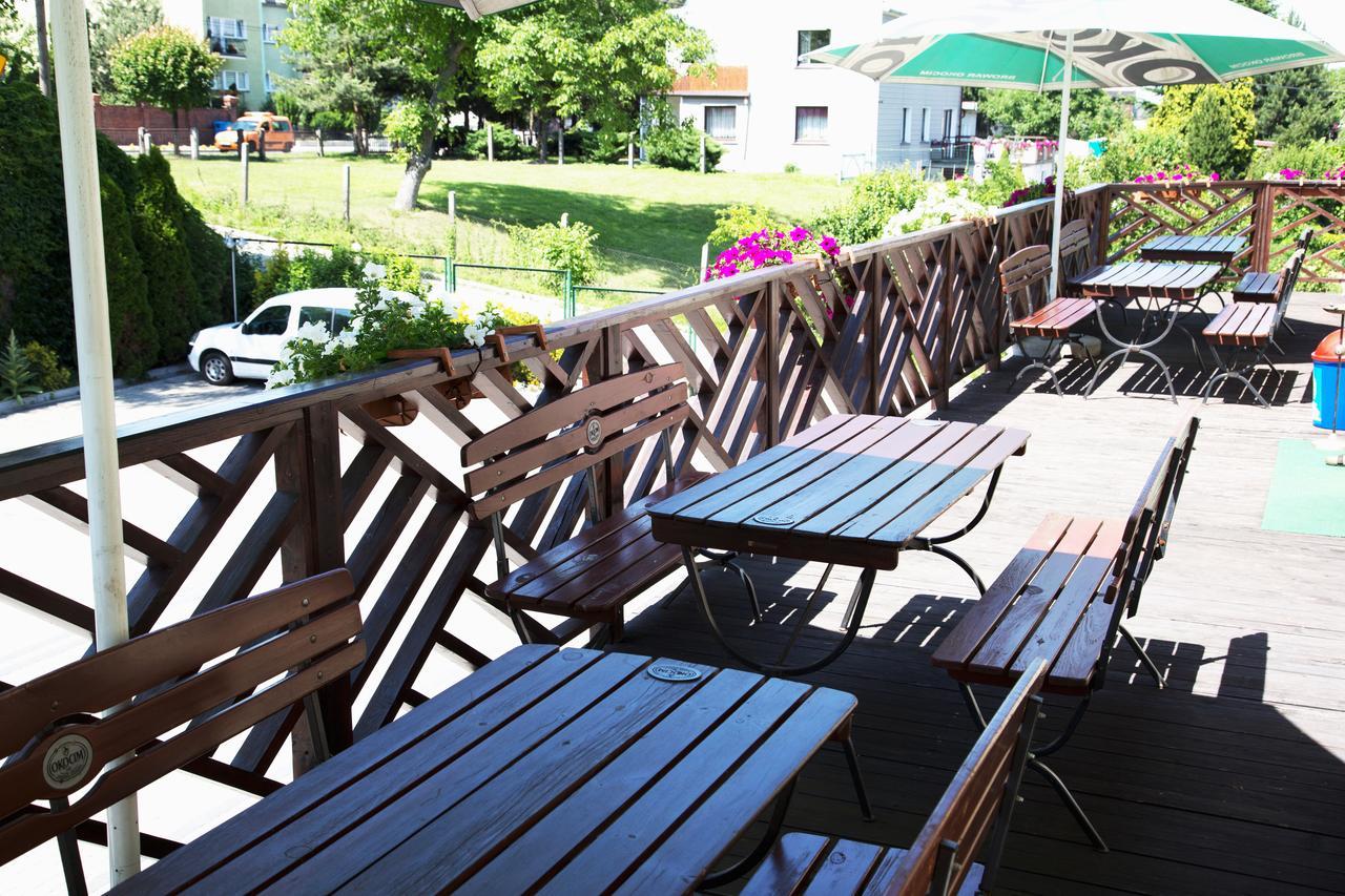 Centrum Restauracyjno-Hotelowe Florres Pawlowiczki Bagian luar foto